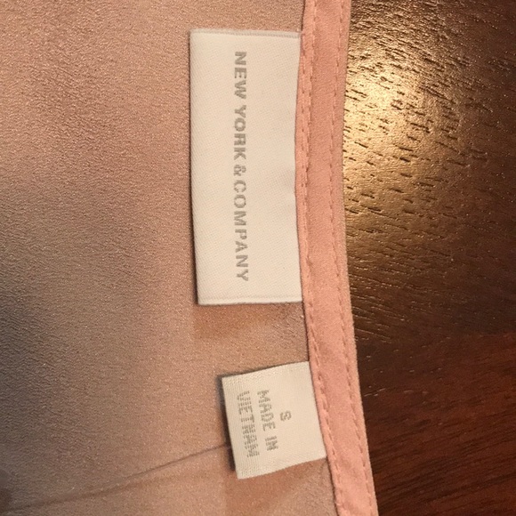 NWT light pink New York & Company top. - Picture 2 of 5